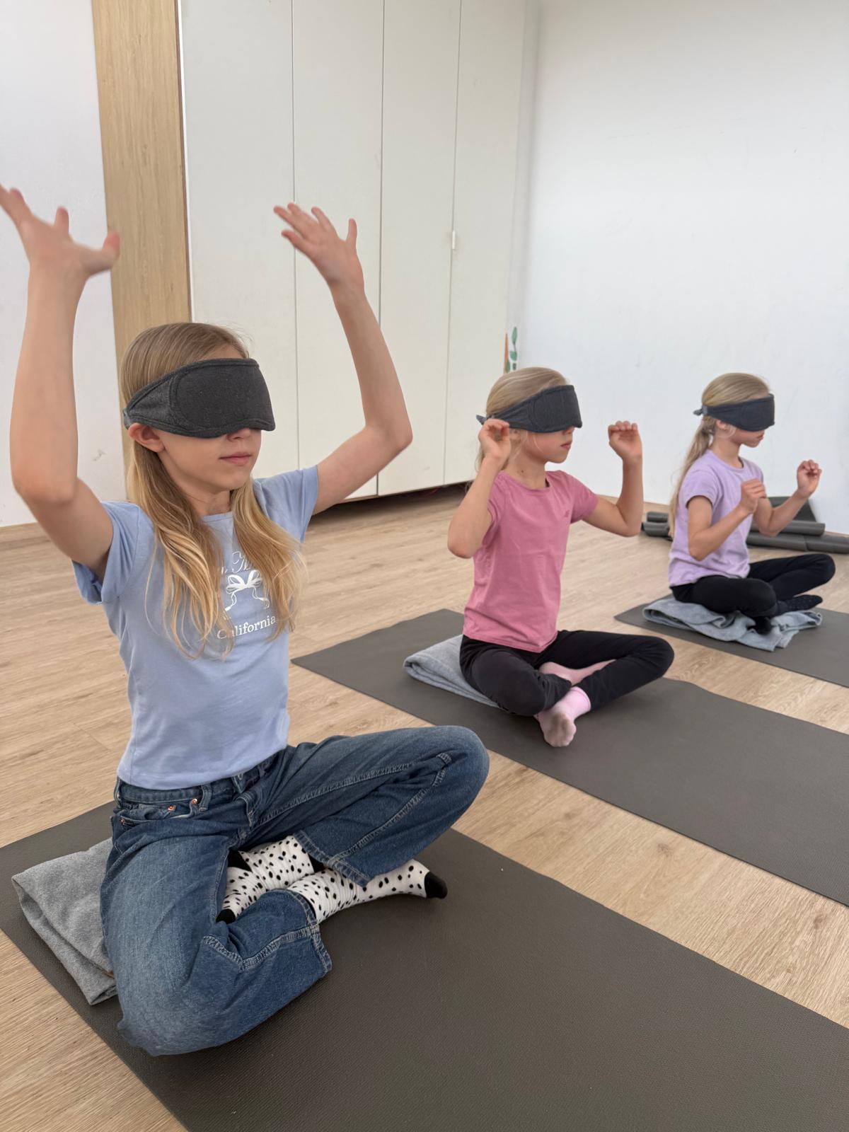 Kurs Intuicji w HappyNest — Kwiecień 2026